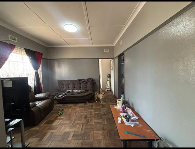 2 BEDROOM HOUSE FOR SALE IN NEWLANDS